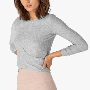 Beyond Yoga Under Over Featherweight Pullover